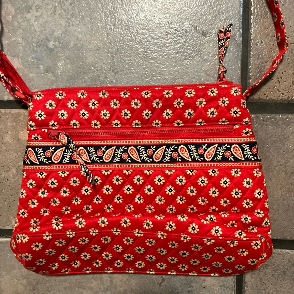 Vtg Vera Bradley red blue floral quiled cute baguette handbag purse tote - Picture 2 of 8